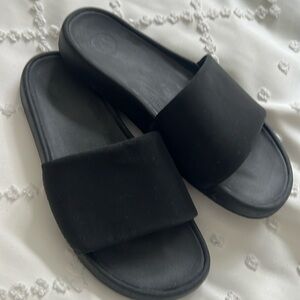 Lululemon Rest Feel Slides